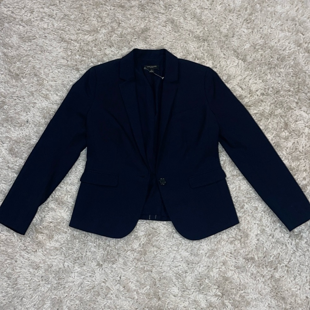 Ann Taylor size 4P 1 button navy blue blazer